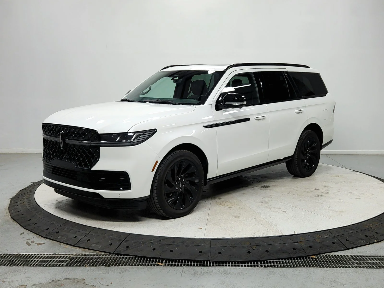 Used 2026 White Lincoln Reserve image 4