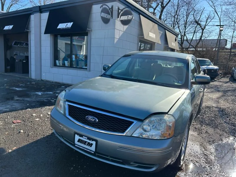 2006 Ford Five Hundred SE's photo
