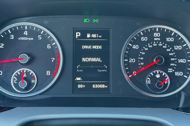 Used 2022 White Kia GT-Line image 26