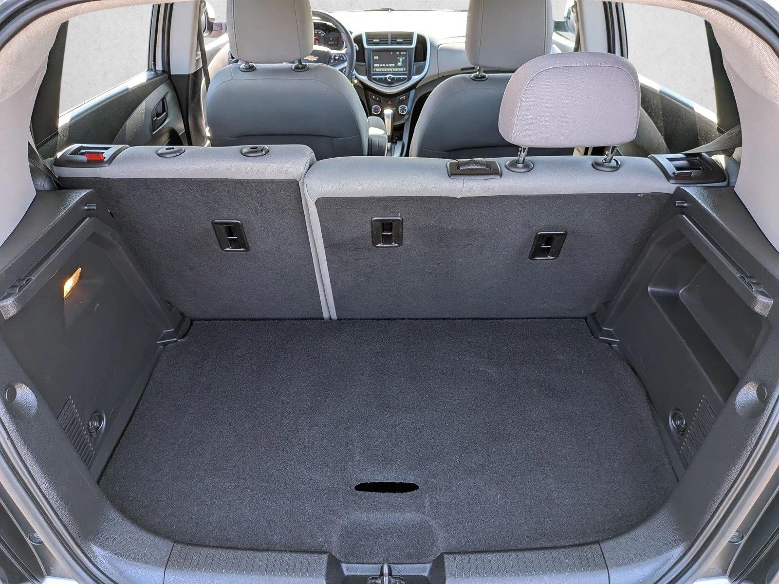 Used 2017 Summit White Chevrolet LT image 6