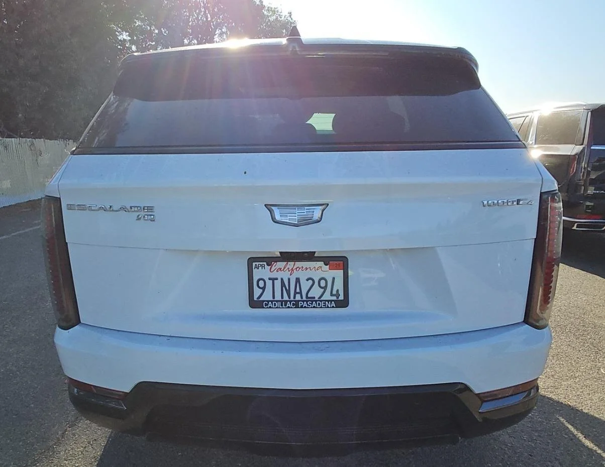 Used 2025 Summit White Cadillac Sport 1 image 23