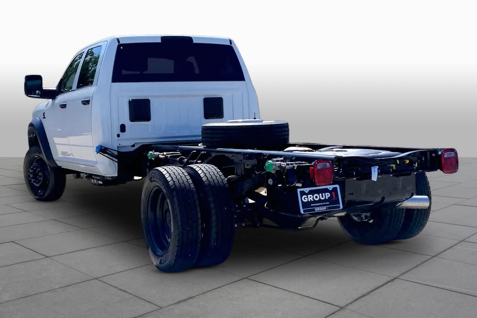 New 2026 Bright White Clear-Coat Exterior Paint RAM Tradesman image 12