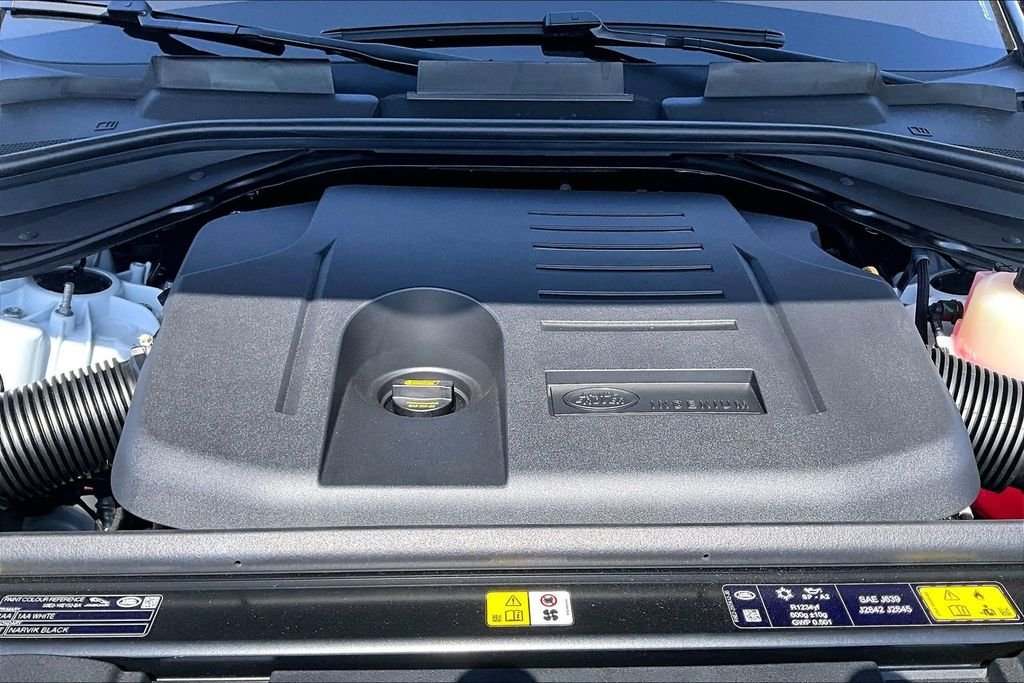 New 2026  Land Rover SE image 11
