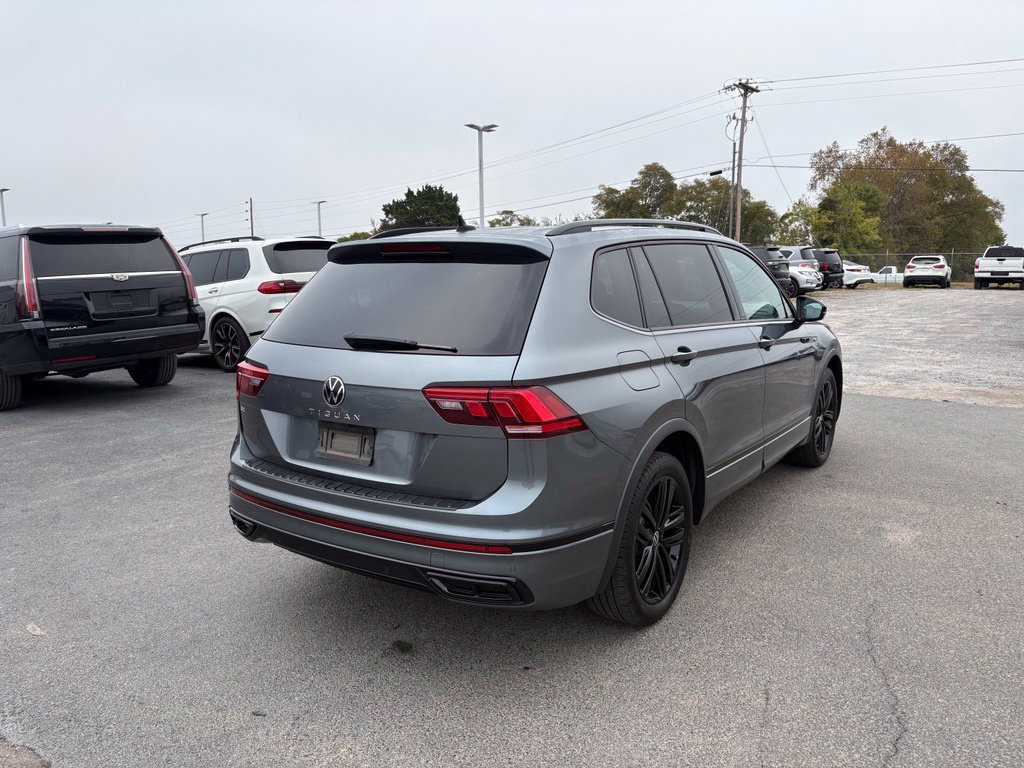 Used 2022  Volkswagen 2.0T SE R-Line Black image 5