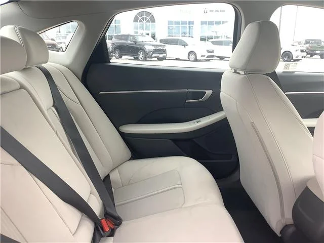 Used 2025 Portofino Gray Hyundai SEL Front-Wheel Drive image 14