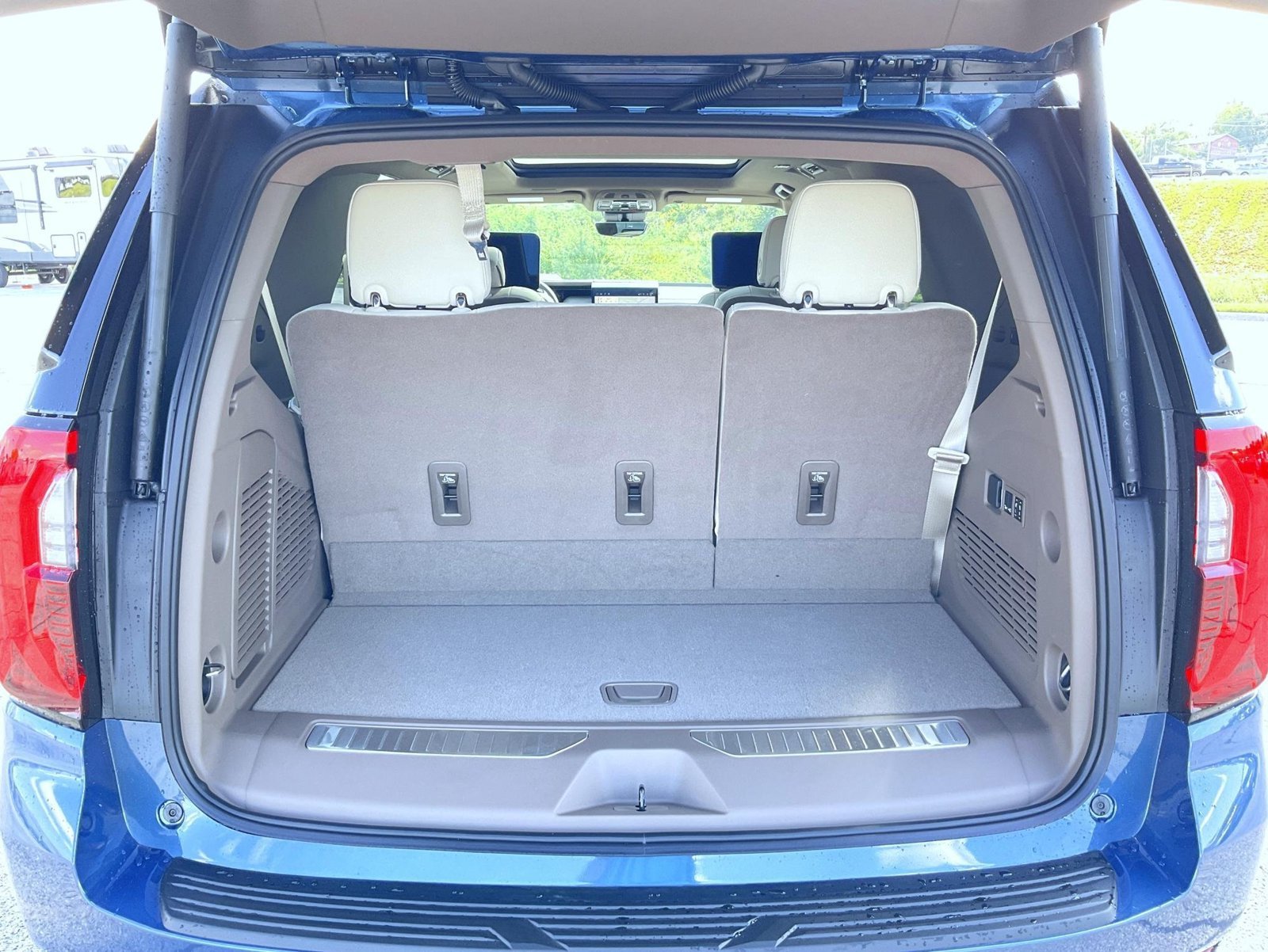 2026 GMC Yukon Denali - Photo 24