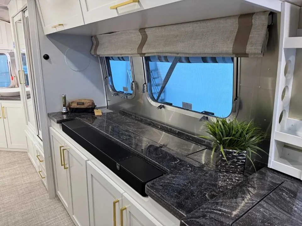 New 2026 SILVER AIRSTREAM  image 46
