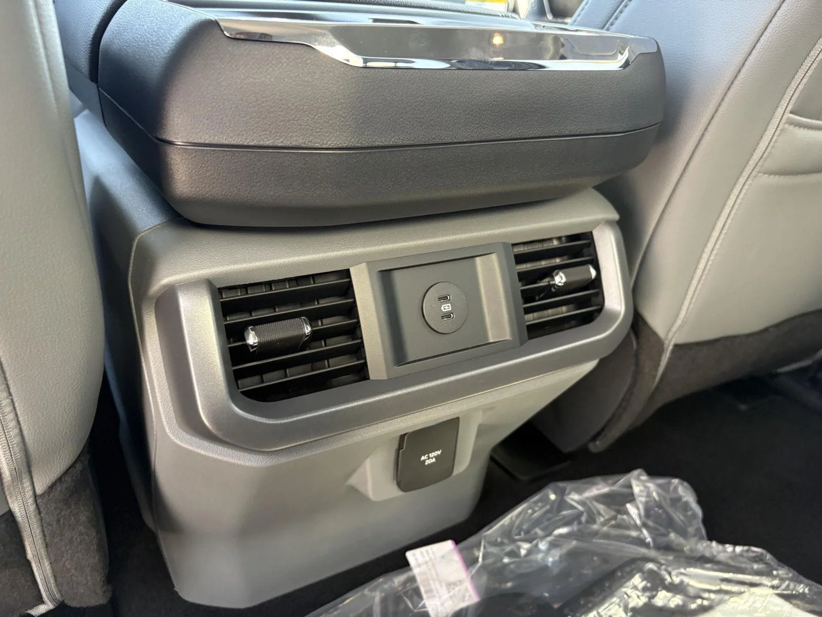 2025 Ford F-150 Lightning Flash - Photo 20