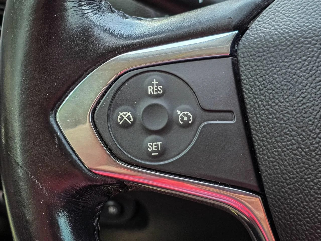 Used 2019 Graphite Chevrolet LT Leather image 23