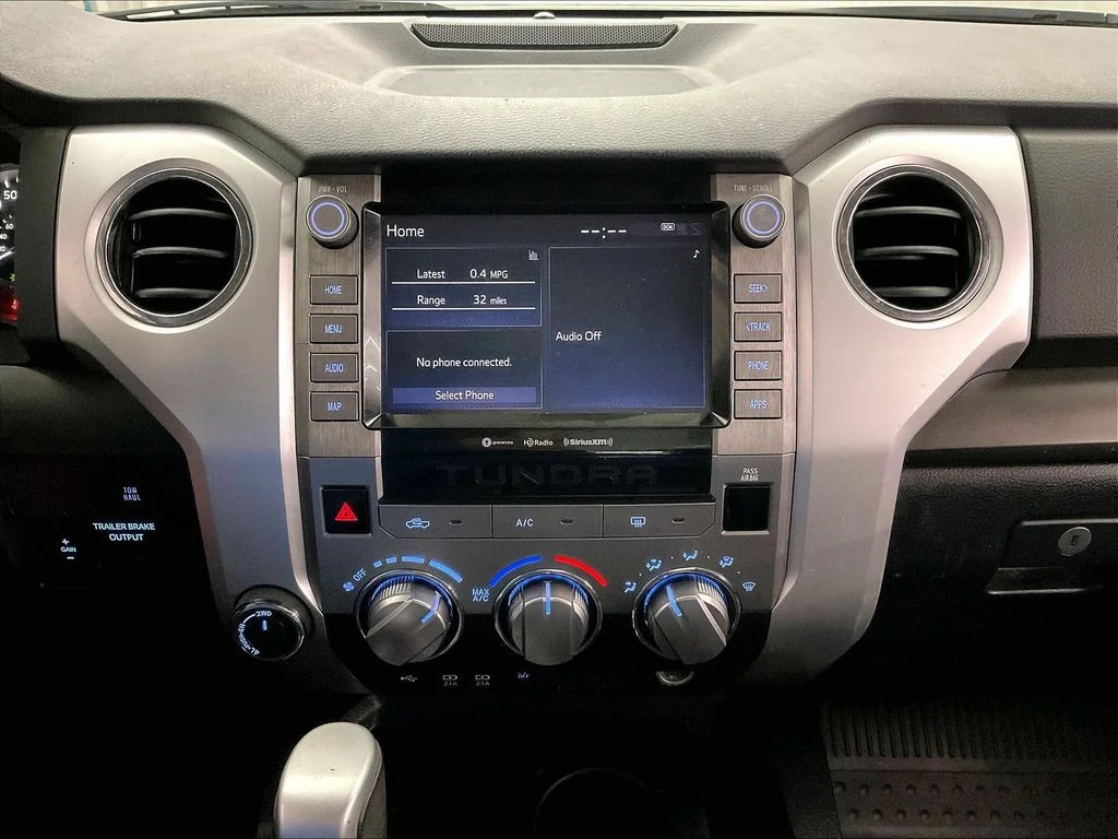 Used 2021 Green Toyota SR5 image 37