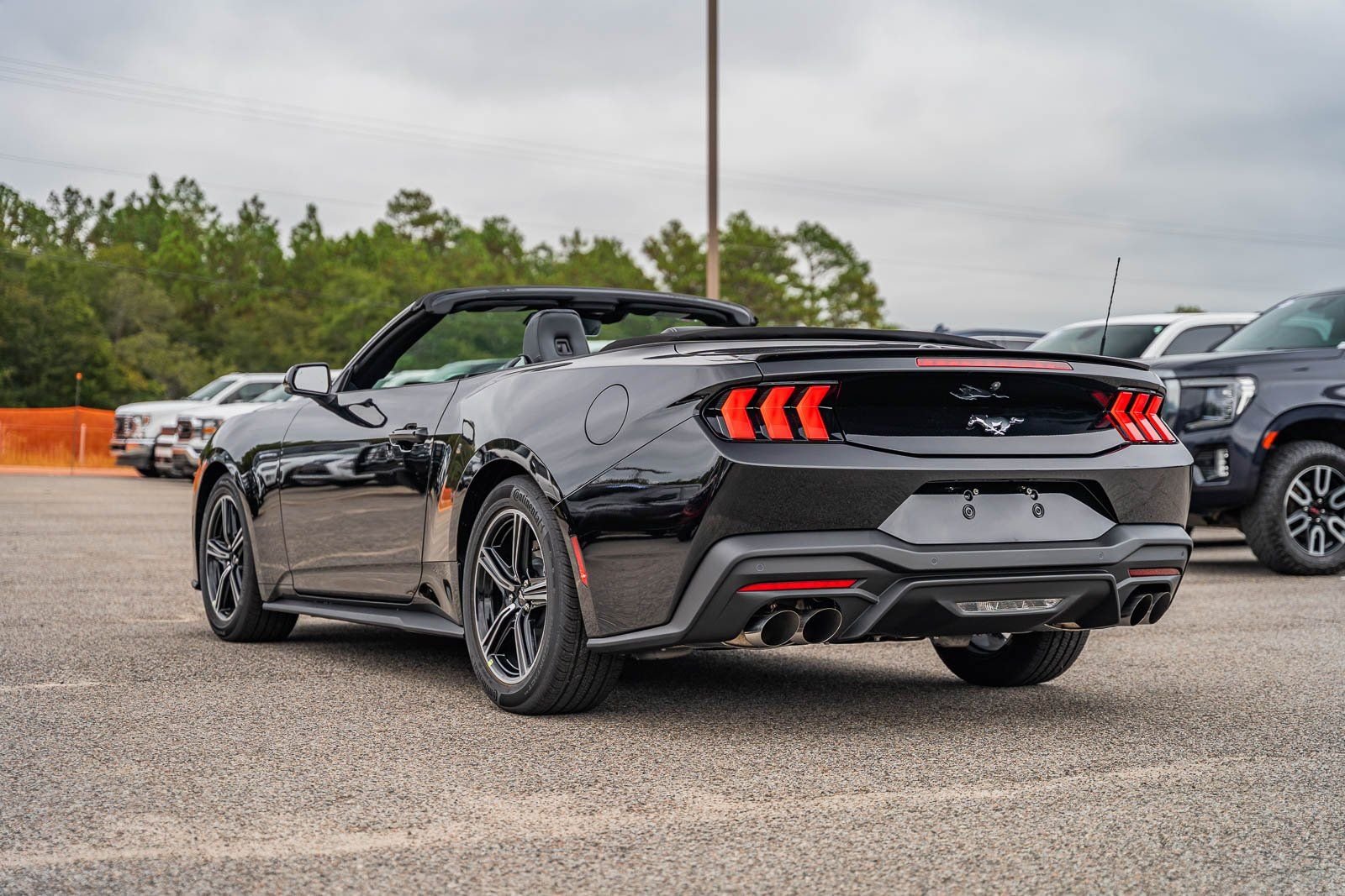 2025 Ford Mustang EcoBoost Premium Convertible - Photo 6