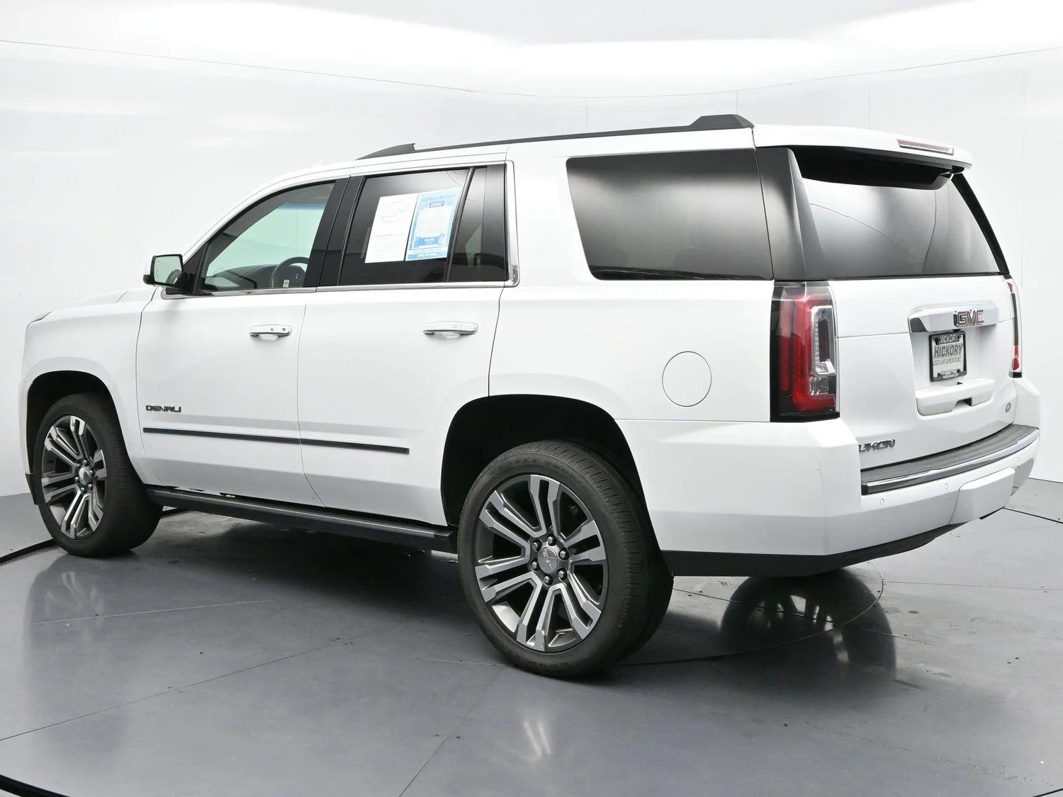Used 2020 Summit White GMC Denali image 5