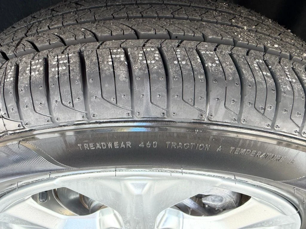 Used 2025 Platinum White Pearl Honda LX image 8