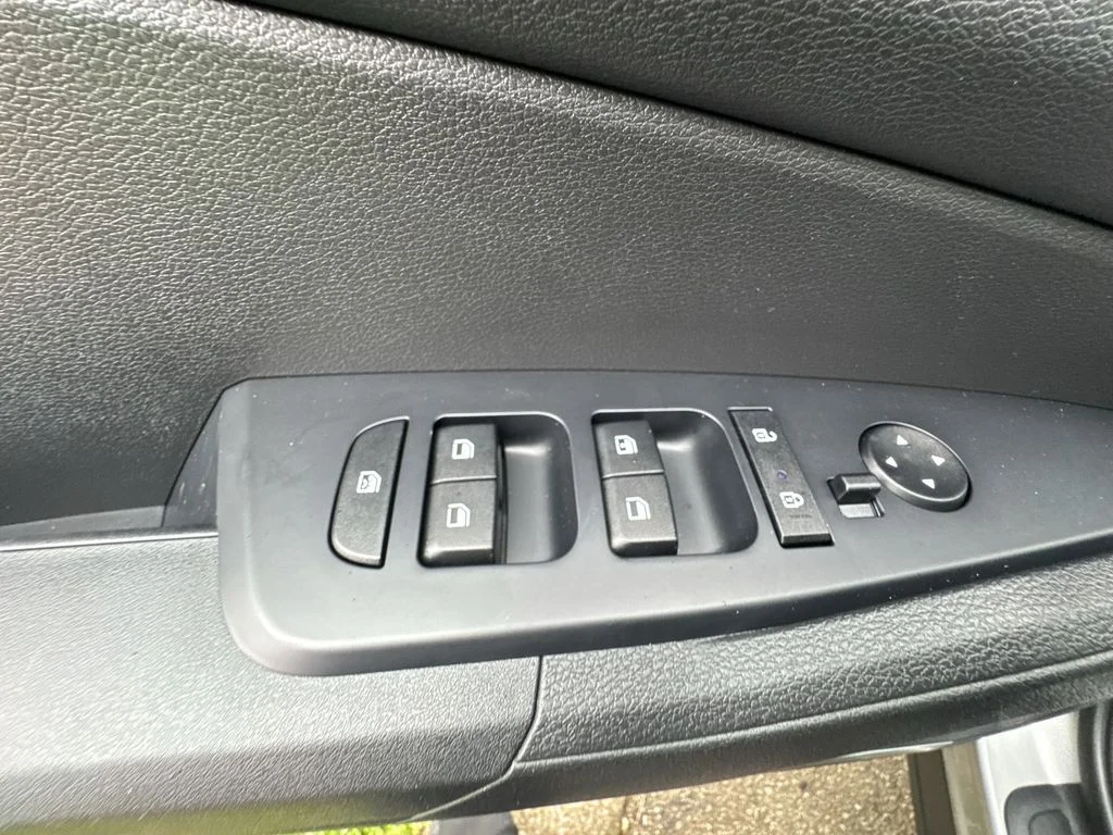 Used 2025 Gray Kia LX image 5