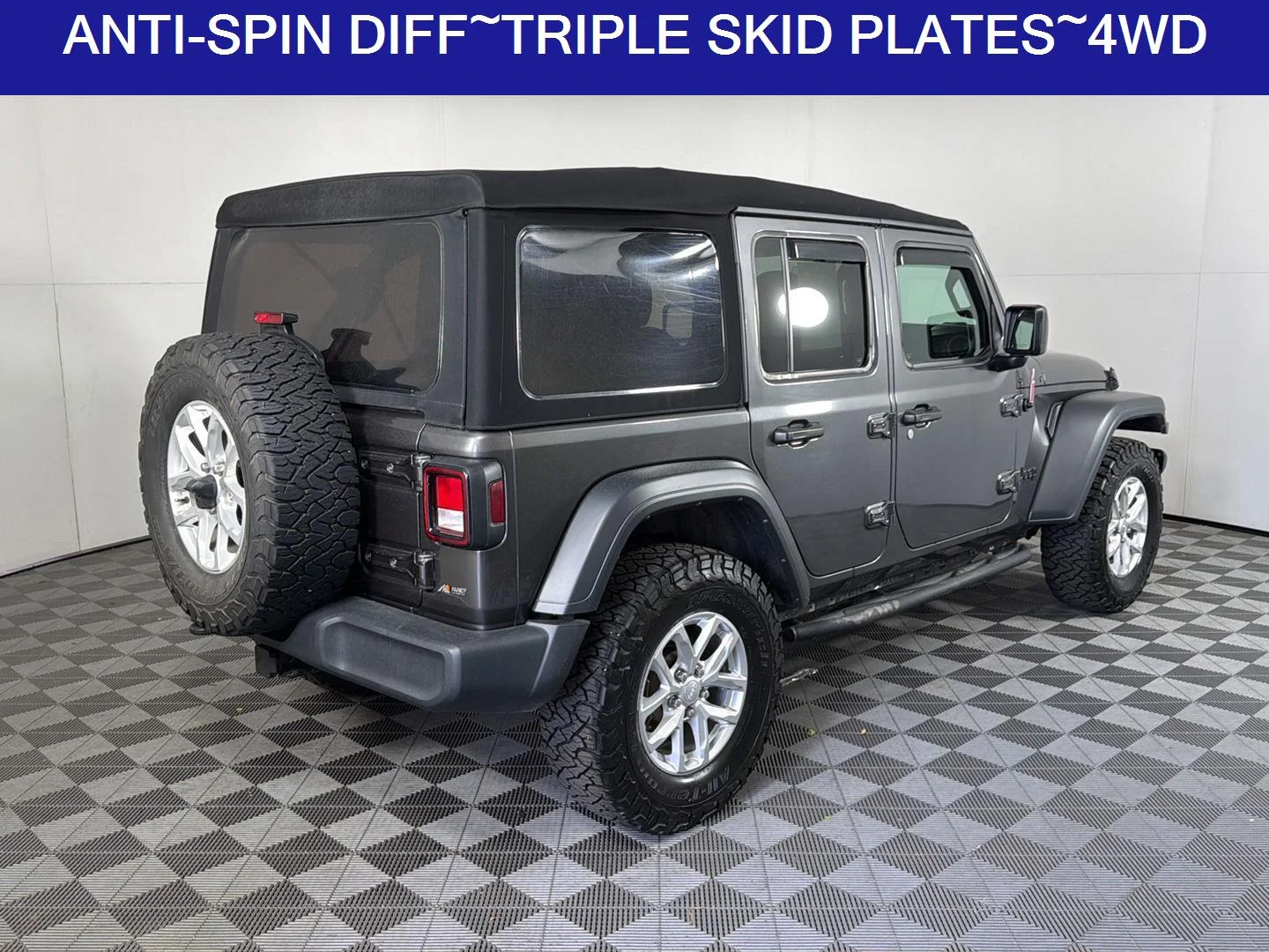 Used 2023 Granite Crystal Metallic Clearcoat Jeep Sport S image 5
