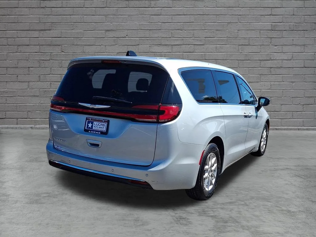 Used 2024 Silver Mist Cle Chrysler Touring L image 11