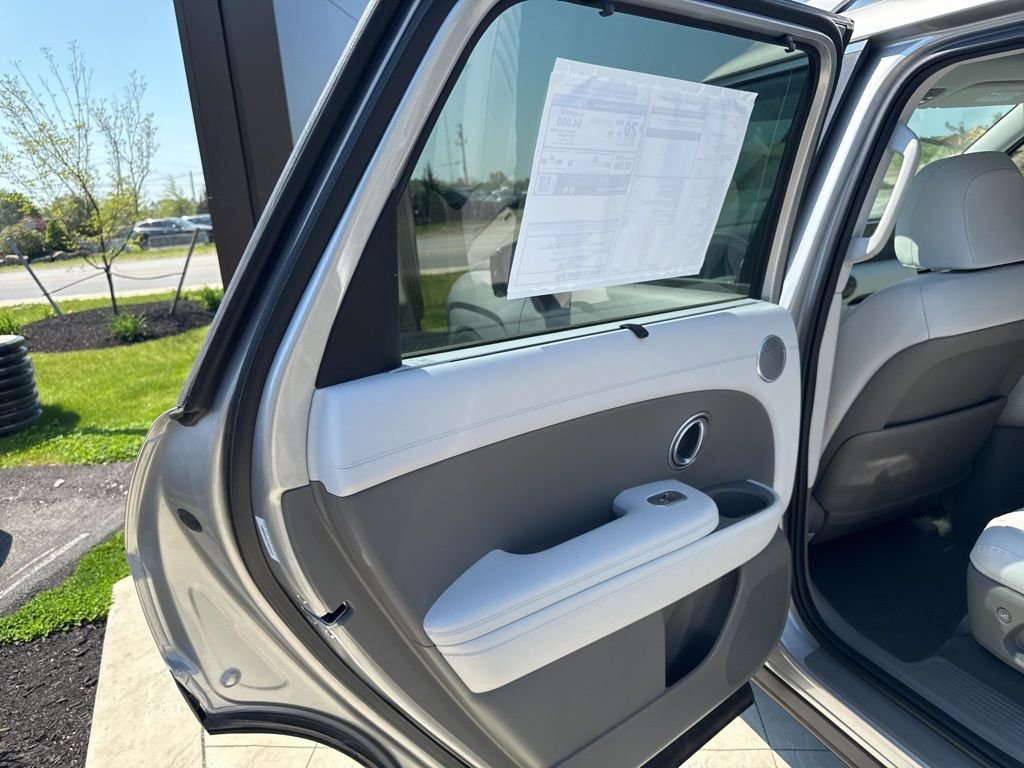New 2026 Silver Hyundai SEL Premium image 23
