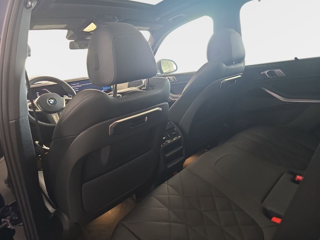 New 2026 Tanzanite Blue II Metallic BMW sDrive40i image 11