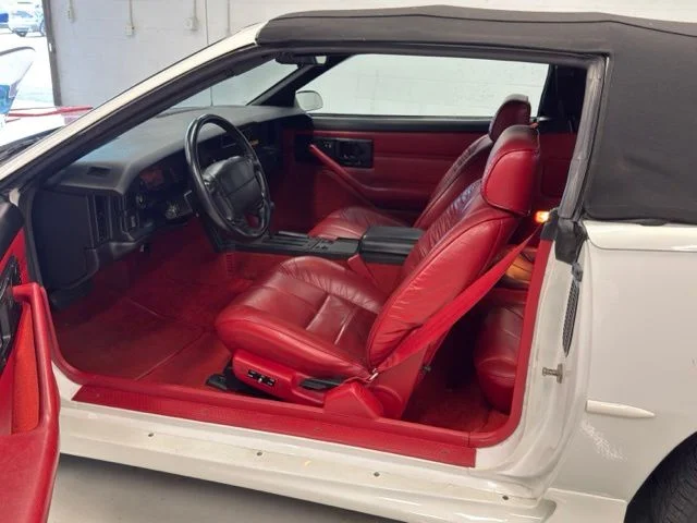 Used 1992  Chevrolet Z28 image 17