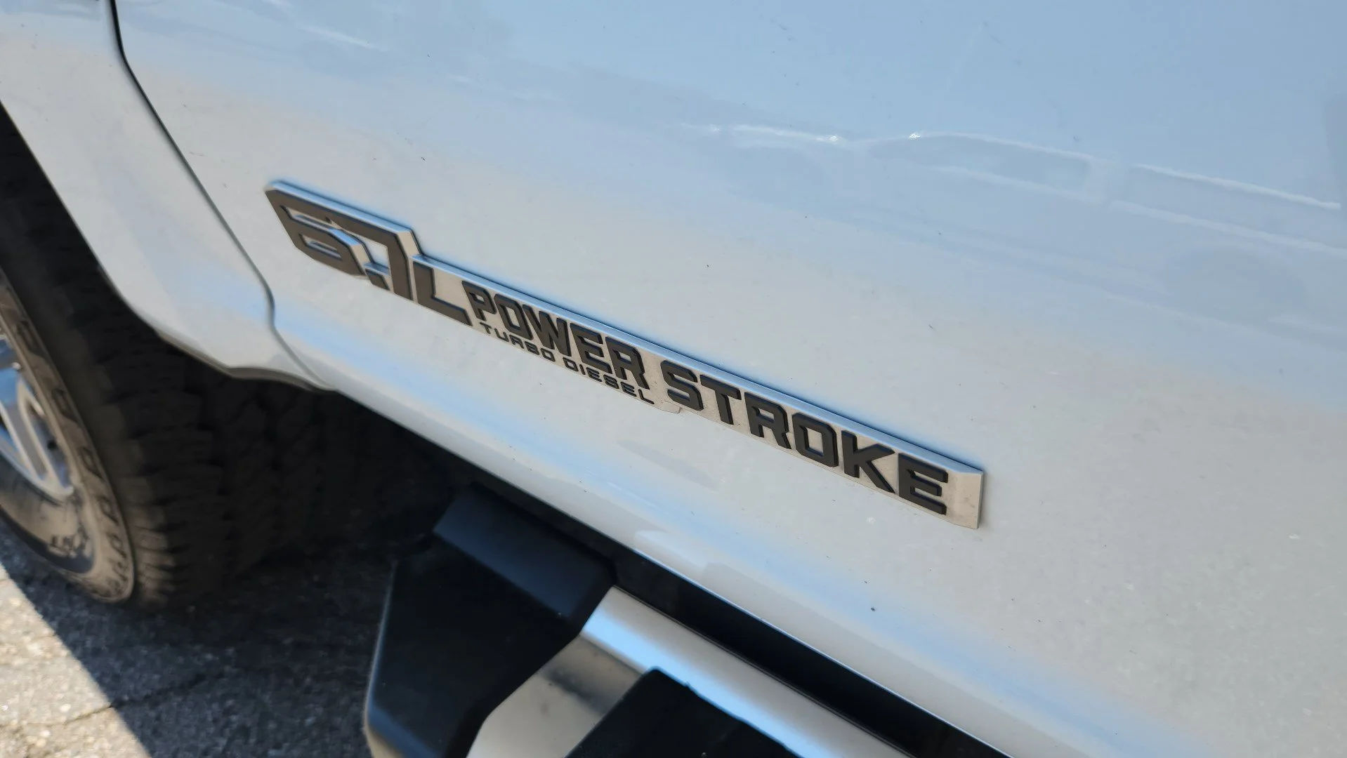 Certified Used 2025 Oxford White Ford LARIAT image 14