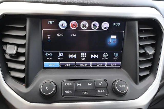 Used 2019 Summit White GMC SLE-2 image 30