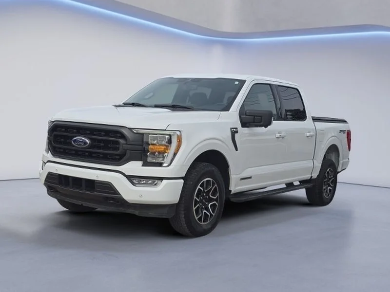 Certified Used 2023 Oxford White Ford XLT image 6