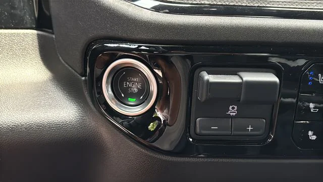 Used 2025 Black Chevrolet ZR2 image 29