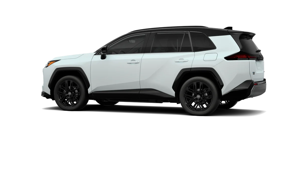New 2026 Wind Chill Pearl with Midnight Black Metallic roof Toyota XSE image 5