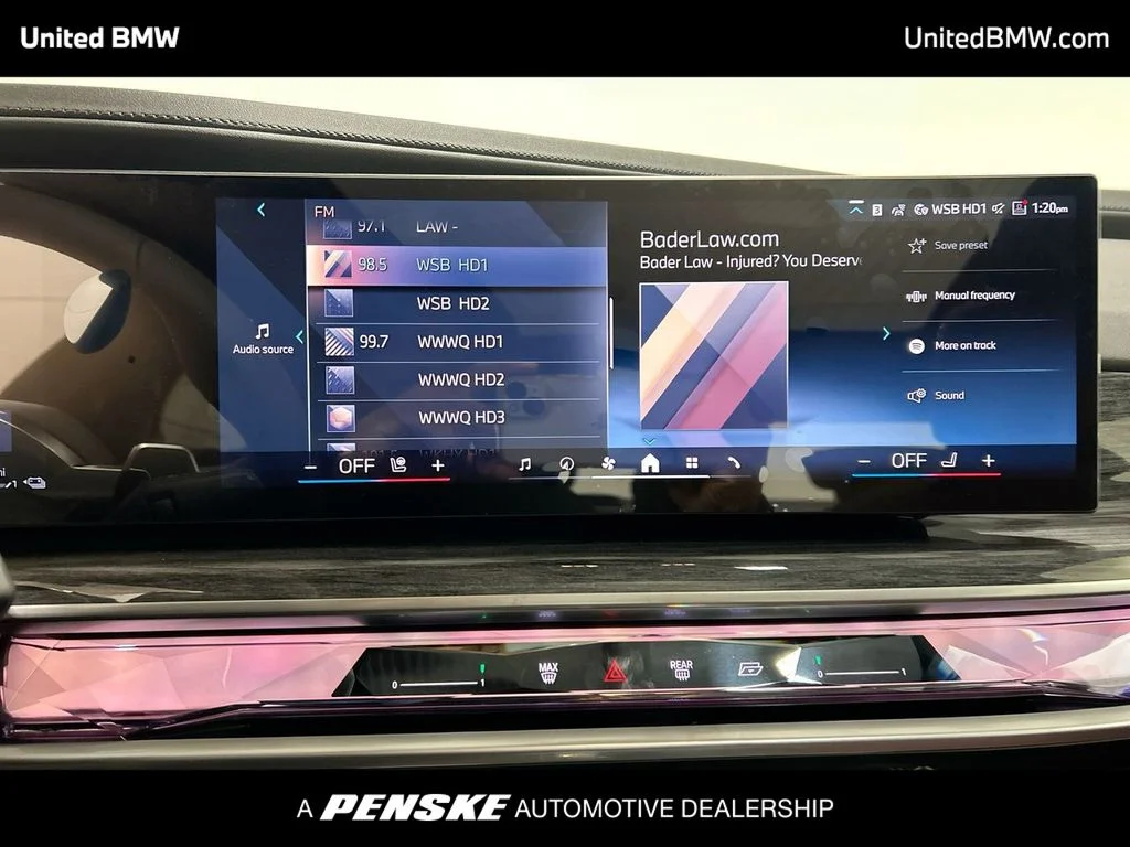 2025 BMW 7 Series 750e - Photo 16