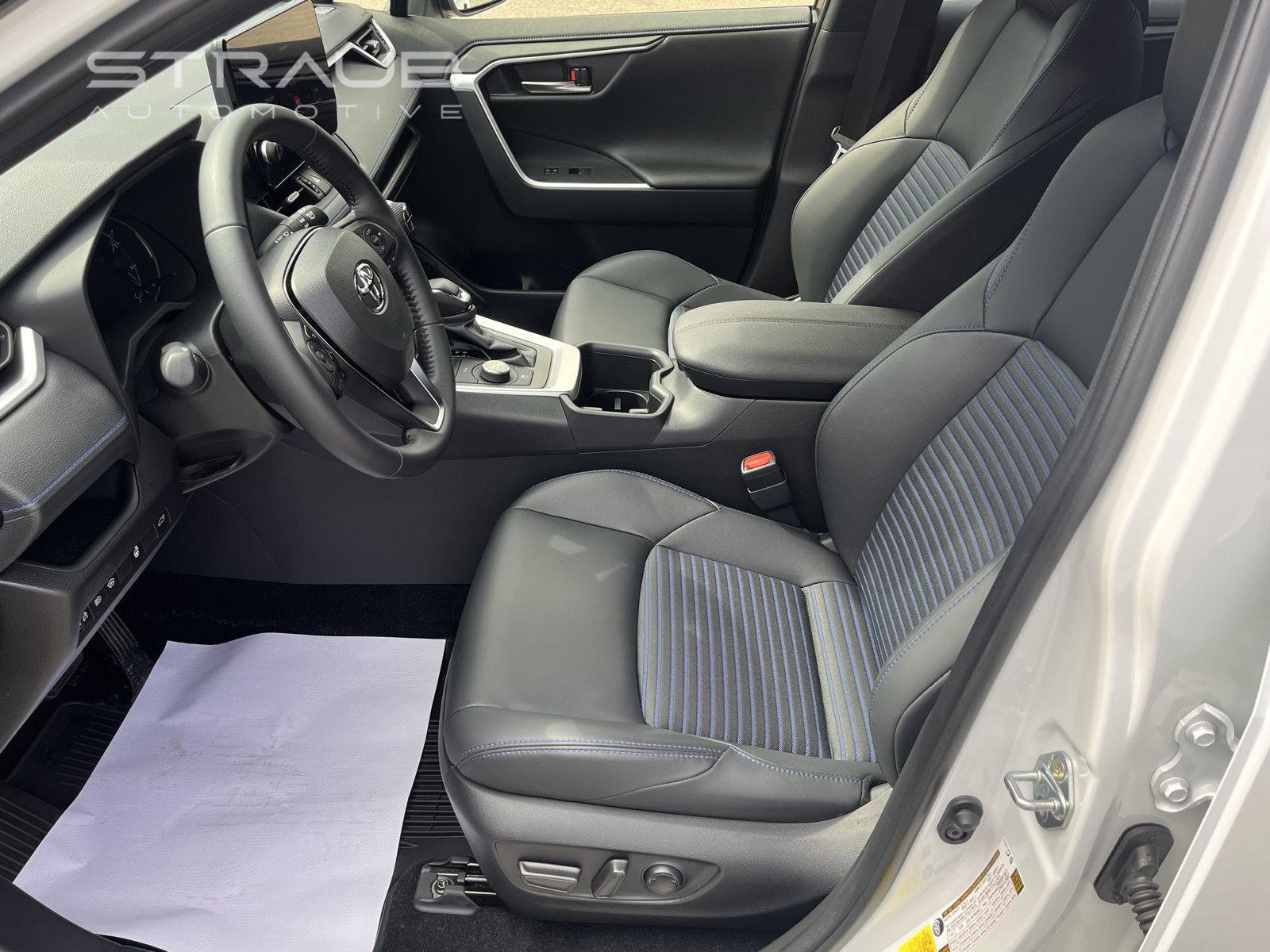 Used 2017 Blizzard Pearl Toyota Limited image 14