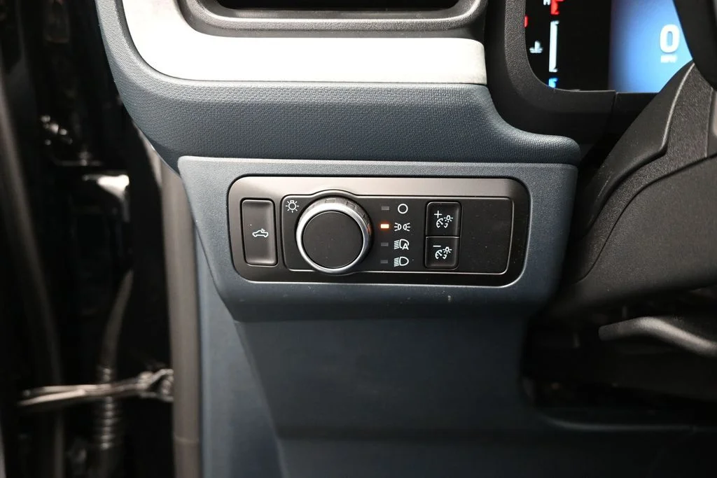 New 2026 Shadow Black Ford XLT image 11