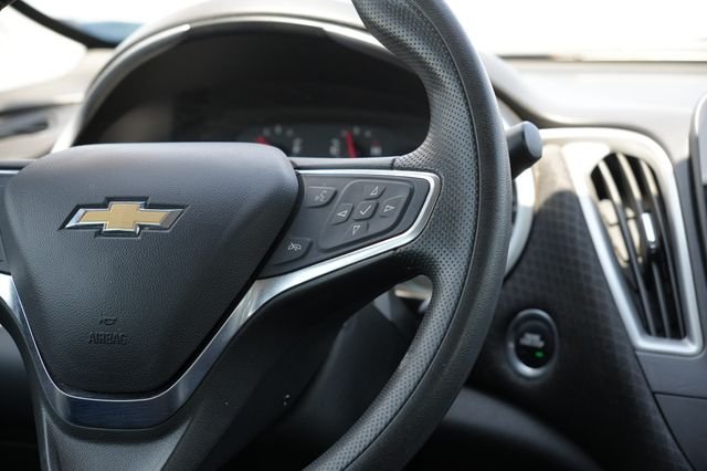 Used 2025 Gray Chevrolet LT image 21
