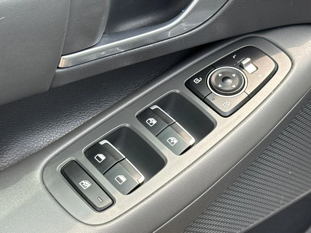 Used 2021 Gray Hyundai SEL image 19