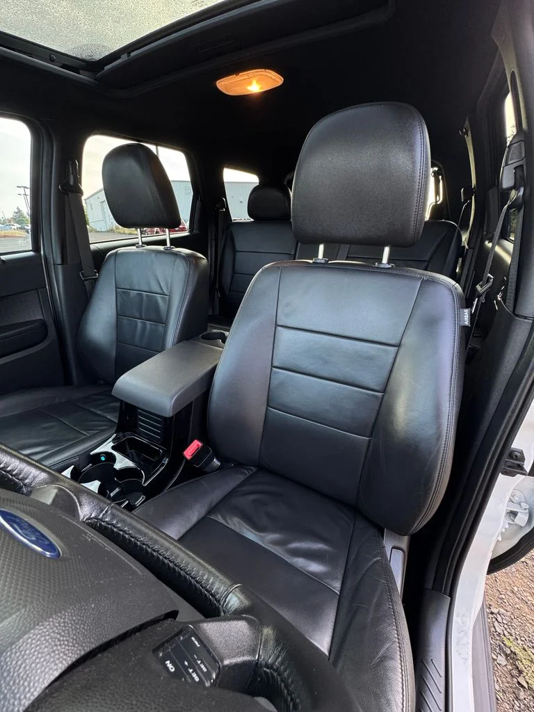 Used 2011 White Suede Ford Limited image 32