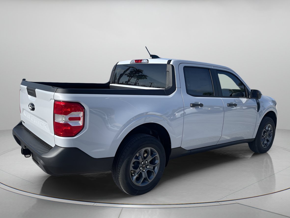 New 2026 Space White Metallic Ford XLT image 3