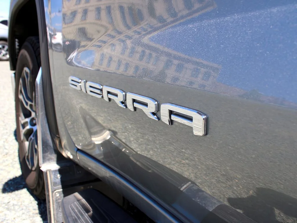 Used 2024 Sterling Metallic GMC SLT image 37