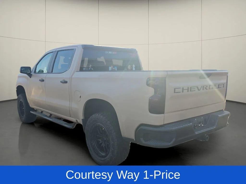 Used 2020 RED HOT Chevrolet LT image 6