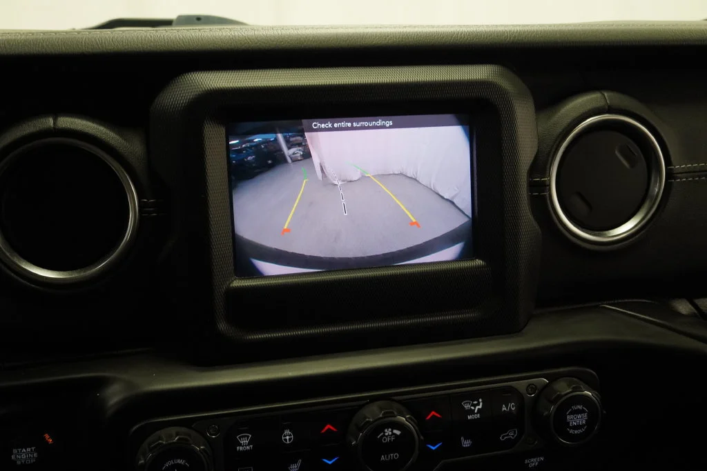 Used 2020 Gray Jeep Sahara 4x4 image 19