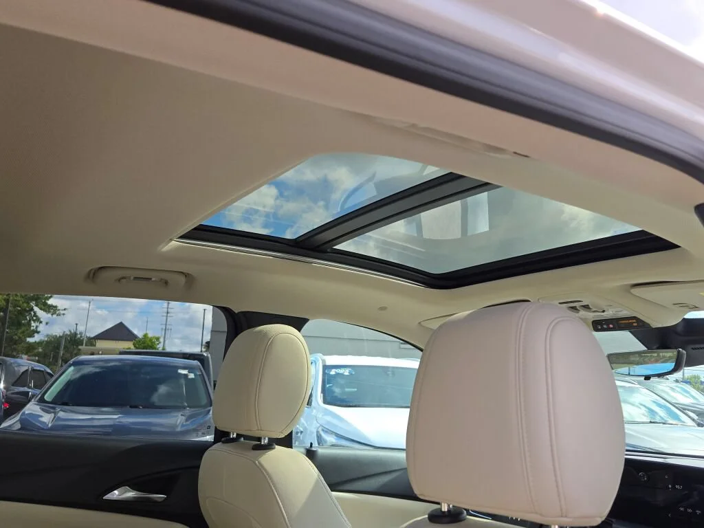 Used 2026 White Buick Avenir image 10