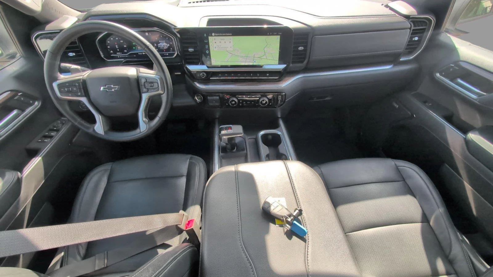 Used 2025 Summit White Chevrolet RST image 34