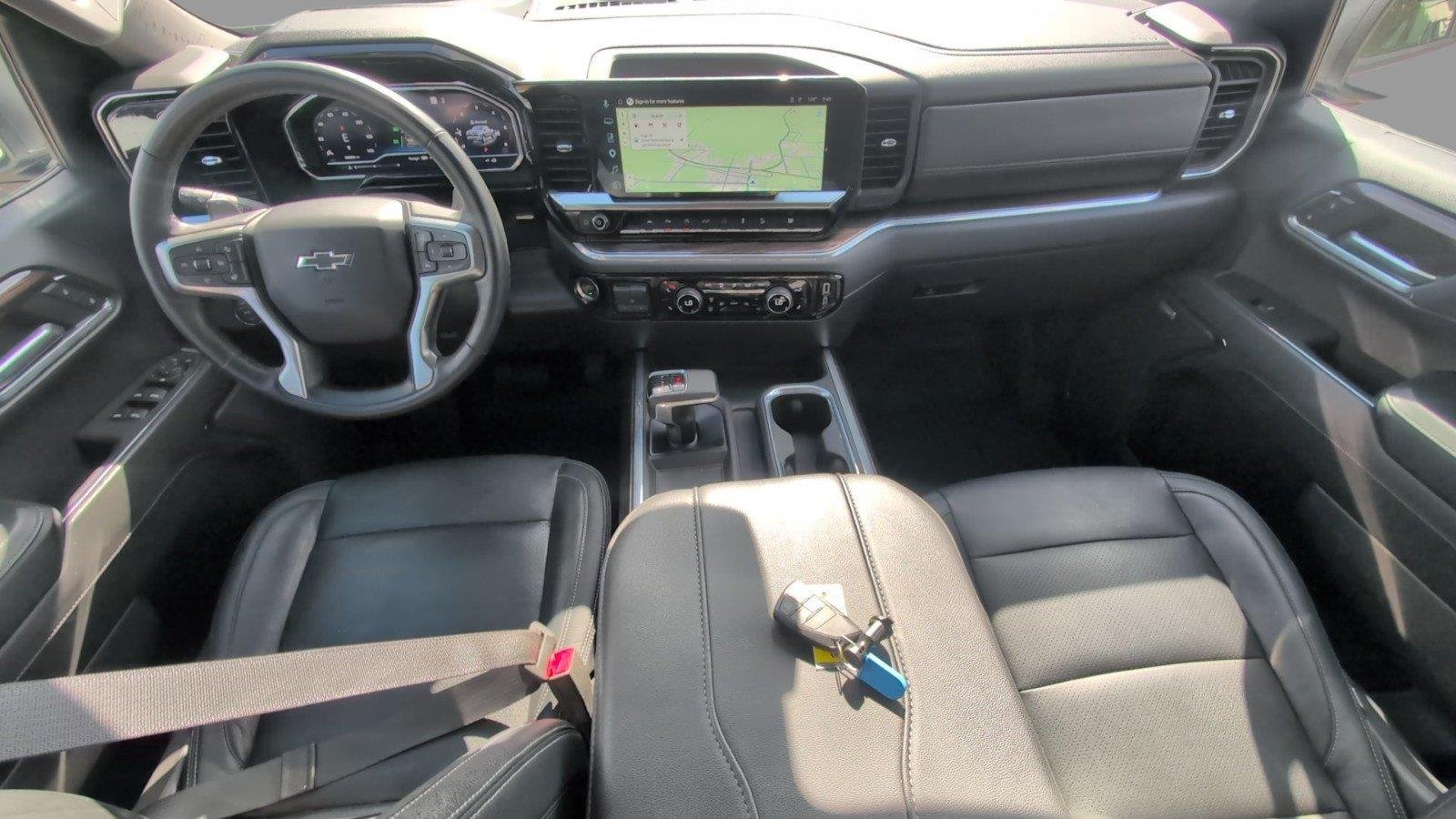 Used 2025 Summit White Chevrolet RST image 34