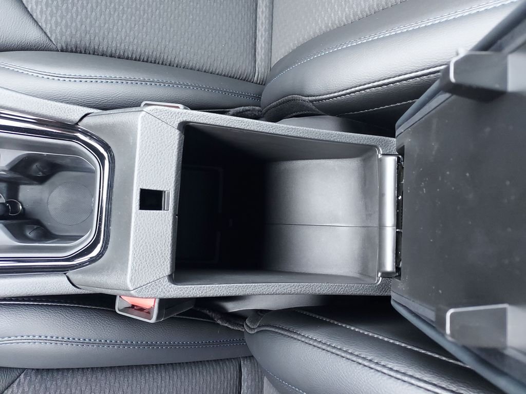 New 2026 Silver Jeep Latitude image 22