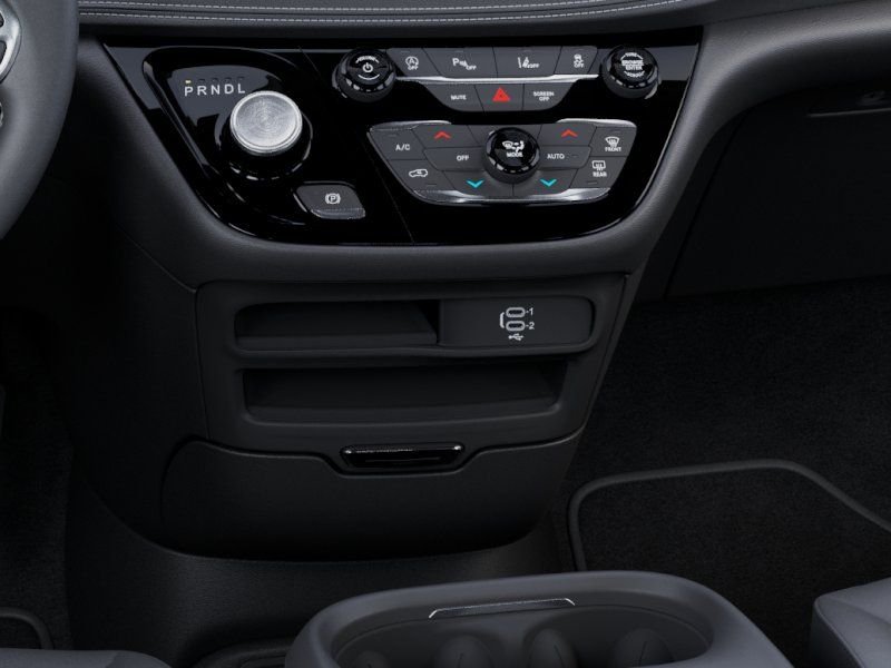 New 2026 Diamond Black Crystal Pearl-Coat Exterior Paint Chrysler Select image 24