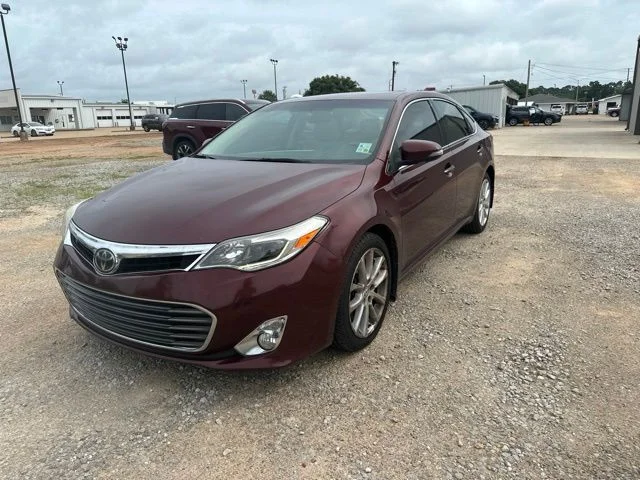 Used 2013  Toyota Limited image 6