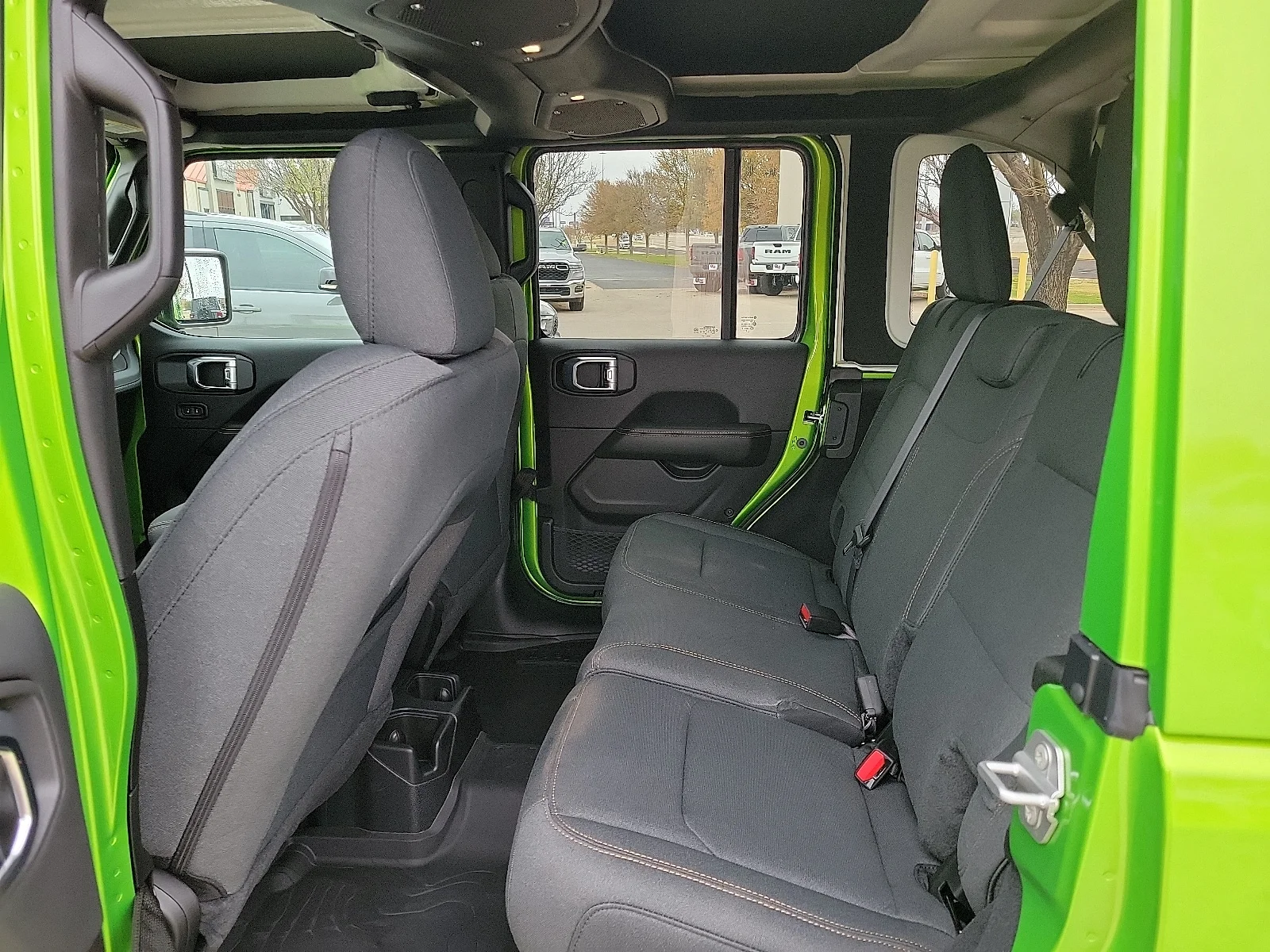 New 2026 PGE Mojito! Cle Jeep 4-DOOR SAHARA image 9