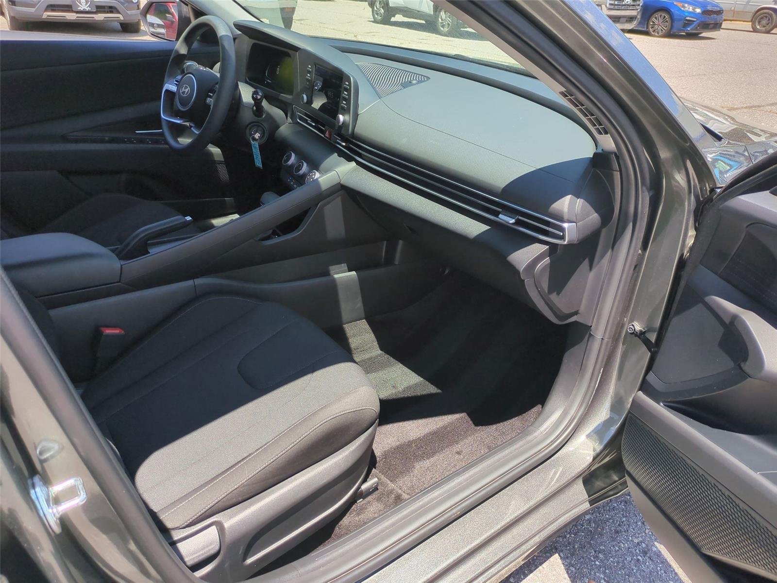 Used 2025 Amazon Gray Hyundai SE image 37