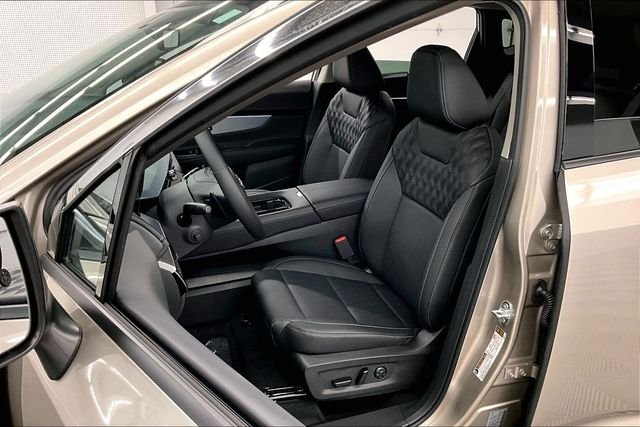 New 2027 Champagne Silver Nissan Platinum image 10