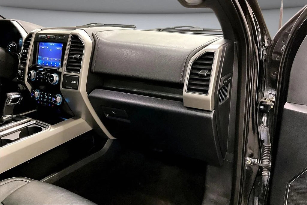 Used 2020 Black Ford Lariat image 27