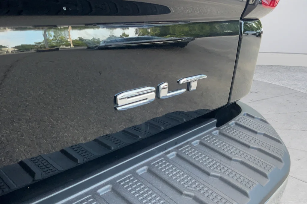 2025 GMC Sierra 1500 SLT - Photo 31