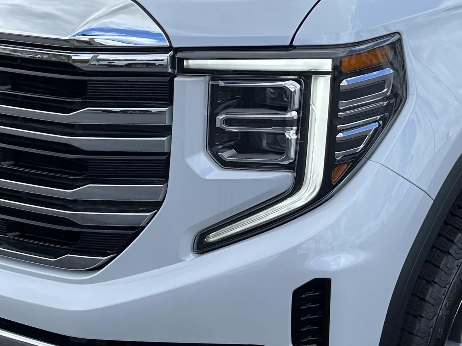New 2026 Glacier White Tricoat GMC SLT image 11